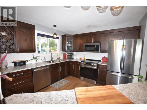 2105 14 Street, Vernon, BC - Indoor Photo Showing Kitchen With Stainless Steel Kitchen With Double Sink