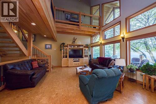 1259 Little Shuswap Lake Road Unit# A, Chase, BC - Indoor Photo Showing Living Room
