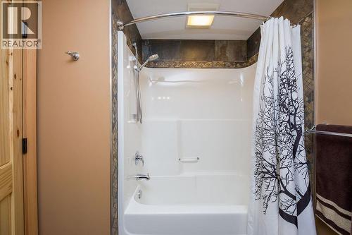 1259 Little Shuswap Lake Road Unit# A, Chase, BC - Indoor Photo Showing Bathroom