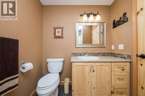 1259 Little Shuswap Lake Road Unit# A, Chase, BC - Indoor Photo Showing Bathroom