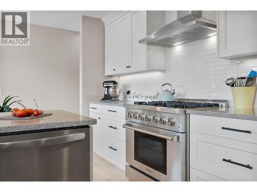 2176 Blackwell Avenue, Merritt, BC - Indoor Photo Showing Kitchen With Upgraded Kitchen
