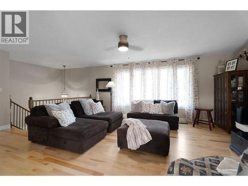 2176 Blackwell Avenue, Merritt, BC - Indoor Photo Showing Living Room