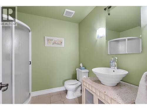 2176 Blackwell Avenue, Merritt, BC - Indoor Photo Showing Bathroom