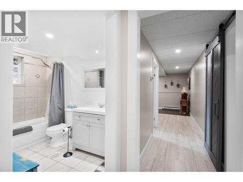 2176 Blackwell Avenue, Merritt, BC - Indoor Photo Showing Bathroom