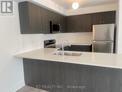 12 - 111 Appletree Lane, Barrie, ON - Indoor Photo Showing Kitchen With Double Sink
