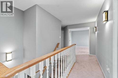 2121 3 Avenue Se, Salmon Arm, BC - Indoor Photo Showing Other Room