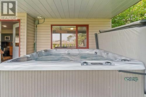 2121 3 Avenue Se, Salmon Arm, BC - Outdoor With Exterior