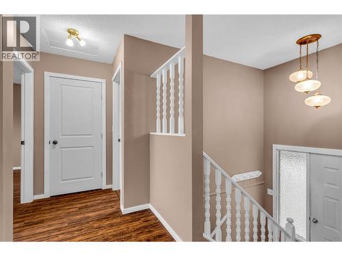 733 Josselyn Court, Kelowna, BC - Indoor Photo Showing Other Room