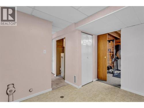 733 Josselyn Court, Kelowna, BC - Indoor Photo Showing Other Room