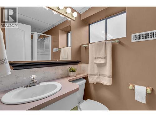 Downstairs Bathroom - 733 Josselyn Court, Kelowna, BC - Indoor Photo Showing Bathroom