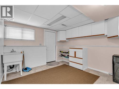 Mudroom with Separate Entrance - 733 Josselyn Court, Kelowna, BC - Indoor