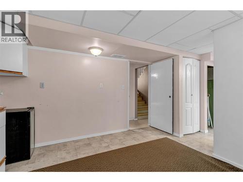 733 Josselyn Court, Kelowna, BC - Indoor Photo Showing Other Room