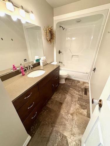 84 Centennial Drive, Dauphin, MB - Indoor Photo Showing Bathroom