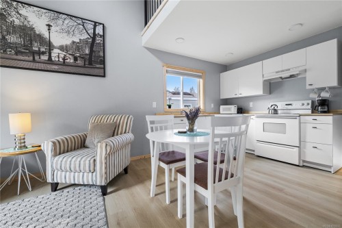 707 Kelsey Way, Sayward, BC - Indoor