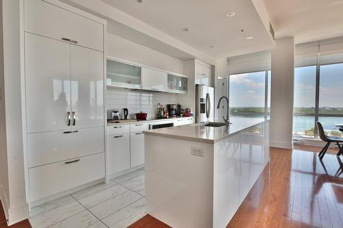 Kitchen - 914-901 Rue De La Commune E., Montréal (Ville-Marie), QC - Indoor Photo Showing Kitchen With Upgraded Kitchen