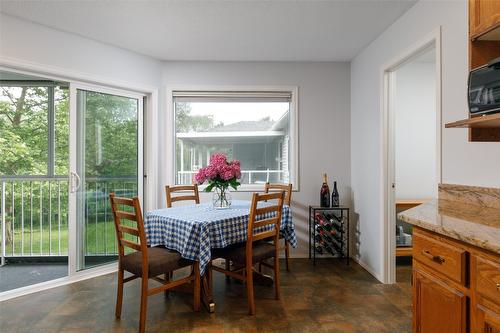 60-1101 Cameron Avenue, Kelowna, BC - Indoor Photo Showing Dining Room