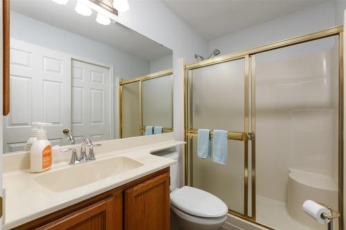 60-1101 Cameron Avenue, Kelowna, BC - Indoor Photo Showing Bathroom