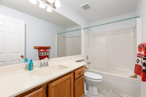 60-1101 Cameron Avenue, Kelowna, BC - Indoor Photo Showing Bathroom