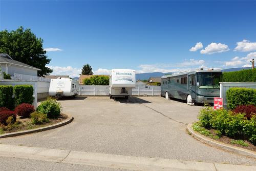 60-1101 Cameron Avenue, Kelowna, BC - Outdoor