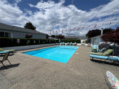 60-1101 Cameron Avenue, Kelowna, BC - Outdoor With In Ground Pool