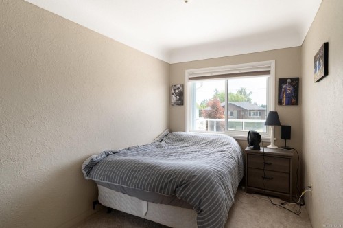 582 Baxter Ave, Saanich, BC 