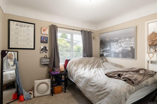 582 Baxter Ave, Saanich, BC 