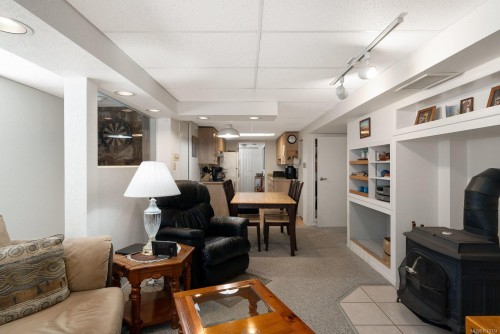 582 Baxter Ave, Saanich, BC 