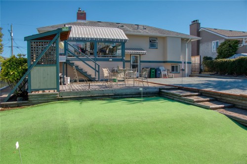 582 Baxter Ave, Saanich, BC 