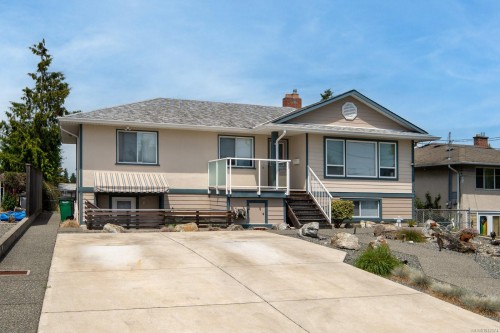 582 Baxter Ave, Saanich, BC 