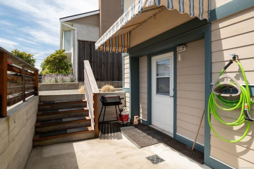 582 Baxter Ave, Saanich, BC 