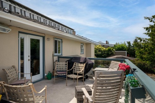 582 Baxter Ave, Saanich, BC 