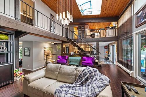 1788 Henderson Hwy, Winnipeg, MB 