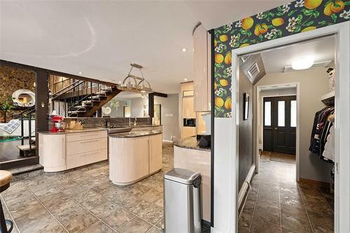 1788 Henderson Hwy, Winnipeg, MB 