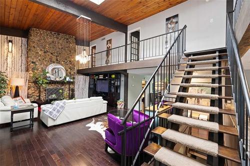 1788 Henderson Hwy, Winnipeg, MB 