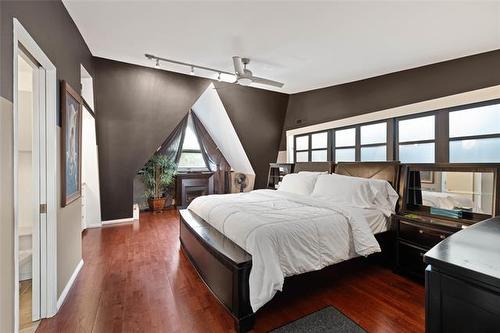 1788 Henderson Hwy, Winnipeg, MB 