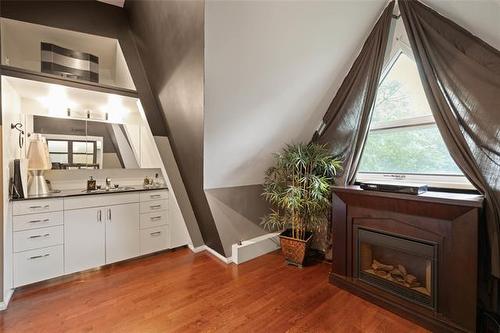 1788 Henderson Hwy, Winnipeg, MB 