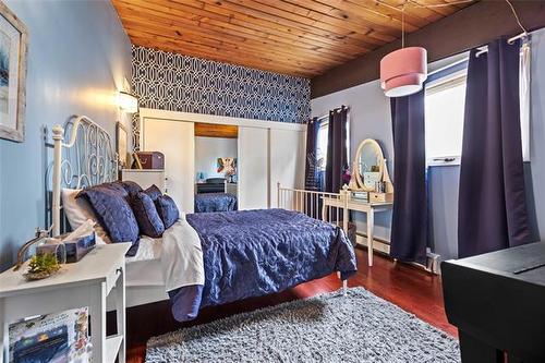 1788 Henderson Hwy, Winnipeg, MB 