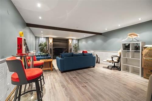 1788 Henderson Hwy, Winnipeg, MB 