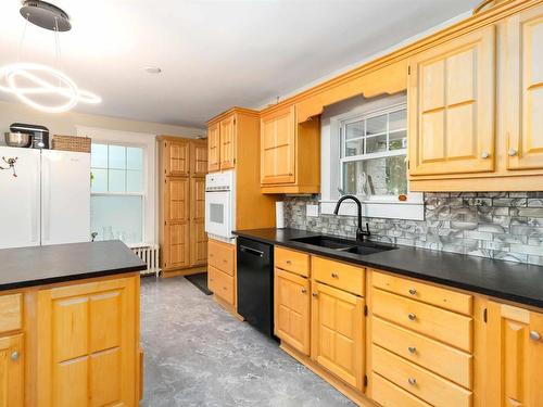 949 Mclean Street, Halifax, NS 