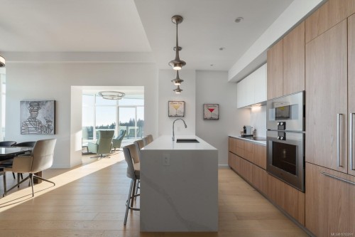 1702-2000 Hannington Rd, Langford, BC - Indoor