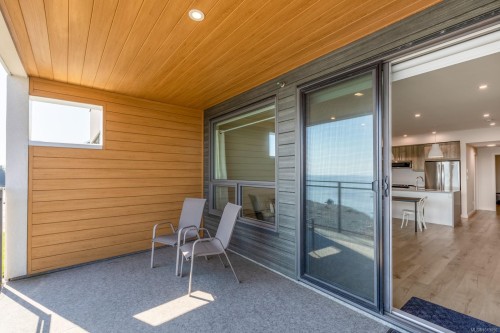 505-536 Island Hwy South, Campbell River, BC - Outdoor With Deck Patio Veranda With Exterior