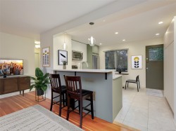 1728 Foul Bay Rd  Victoria, BC V8R 5A4