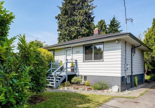 1728 Foul Bay Rd, Victoria, BC 