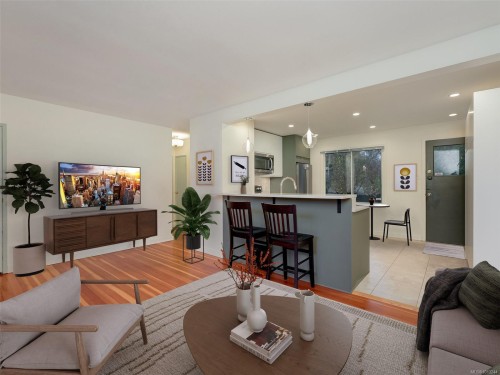 1728 Foul Bay Rd, Victoria, BC 