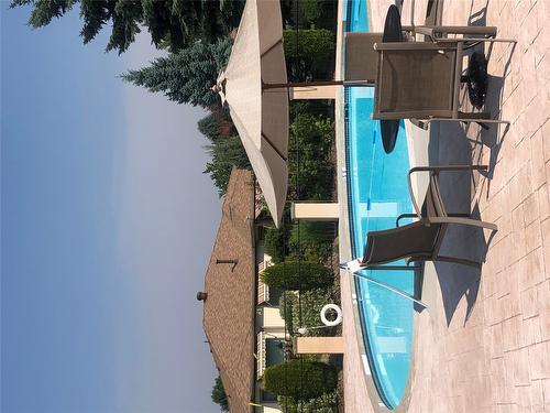 68-1201 Cameron Avenue, Kelowna, BC - Outdoor