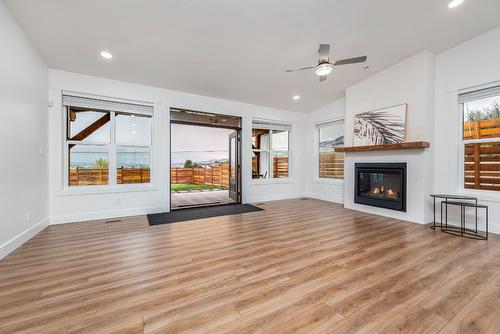 6448 Agassiz Road, Vernon, BC - Indoor Photo Showing Living Room With Fireplace