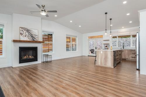 6448 Agassiz Road, Vernon, BC - Indoor Photo Showing Living Room With Fireplace