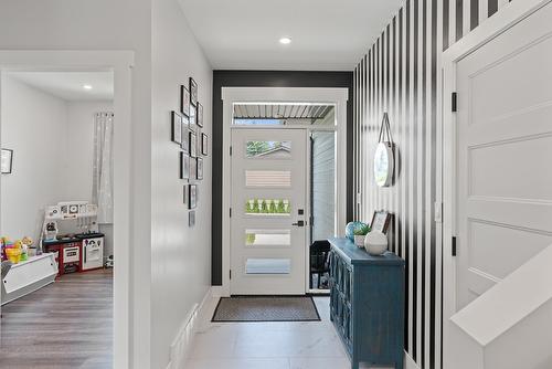 1-1441 20 Avenue, Salmon Arm, BC - Indoor Photo Showing Other Room