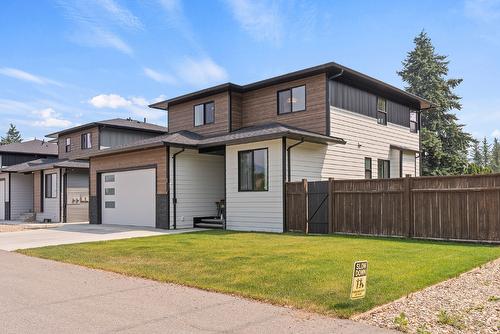 1-1441 20 Avenue, Salmon Arm, BC - Outdoor