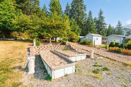 3900 Haskins Road, Creston, BC - Outdoor